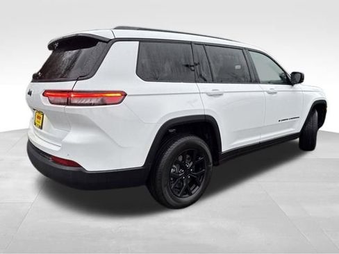 New 2025 Jeep Grand Cherokee L Altitude image 7