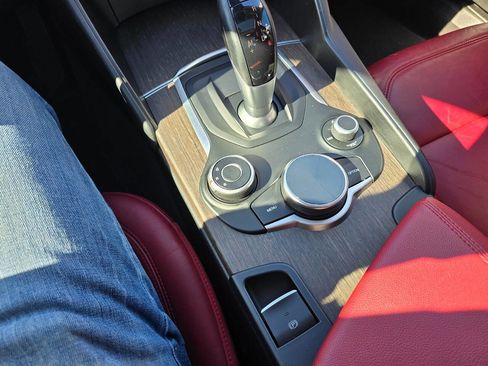 Used 2018 Alfa Romeo Giulia Ti image 30