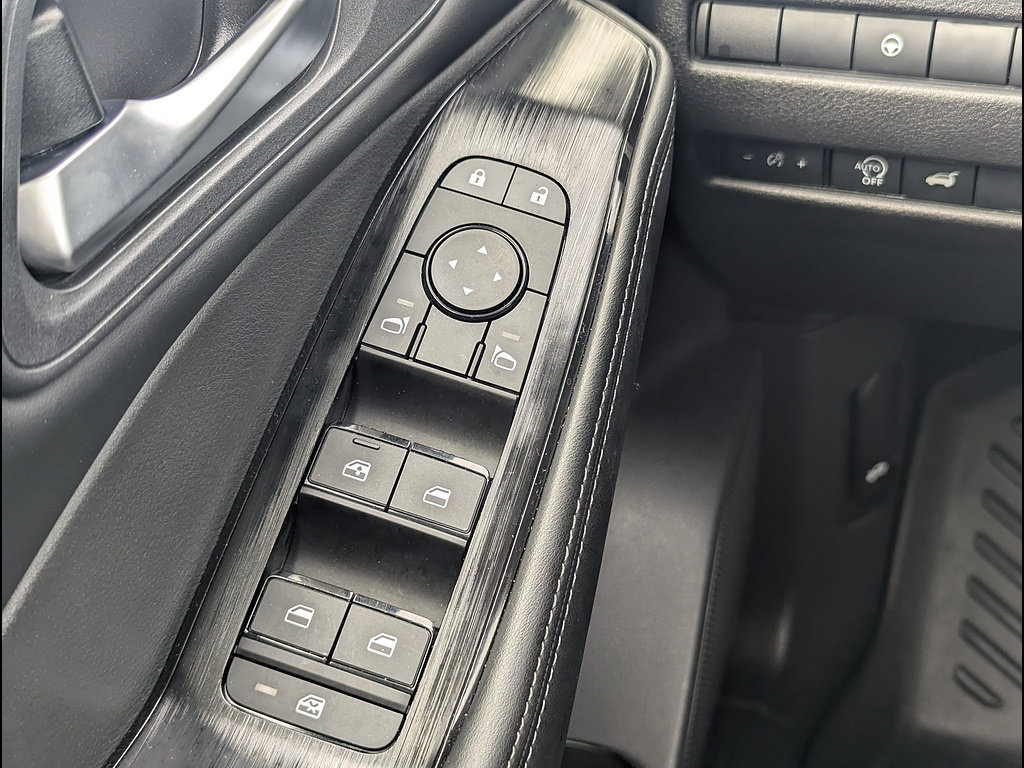 Used 2026 Nissan Rogue SV w/ SV Premium Package AWD/4WD image 29