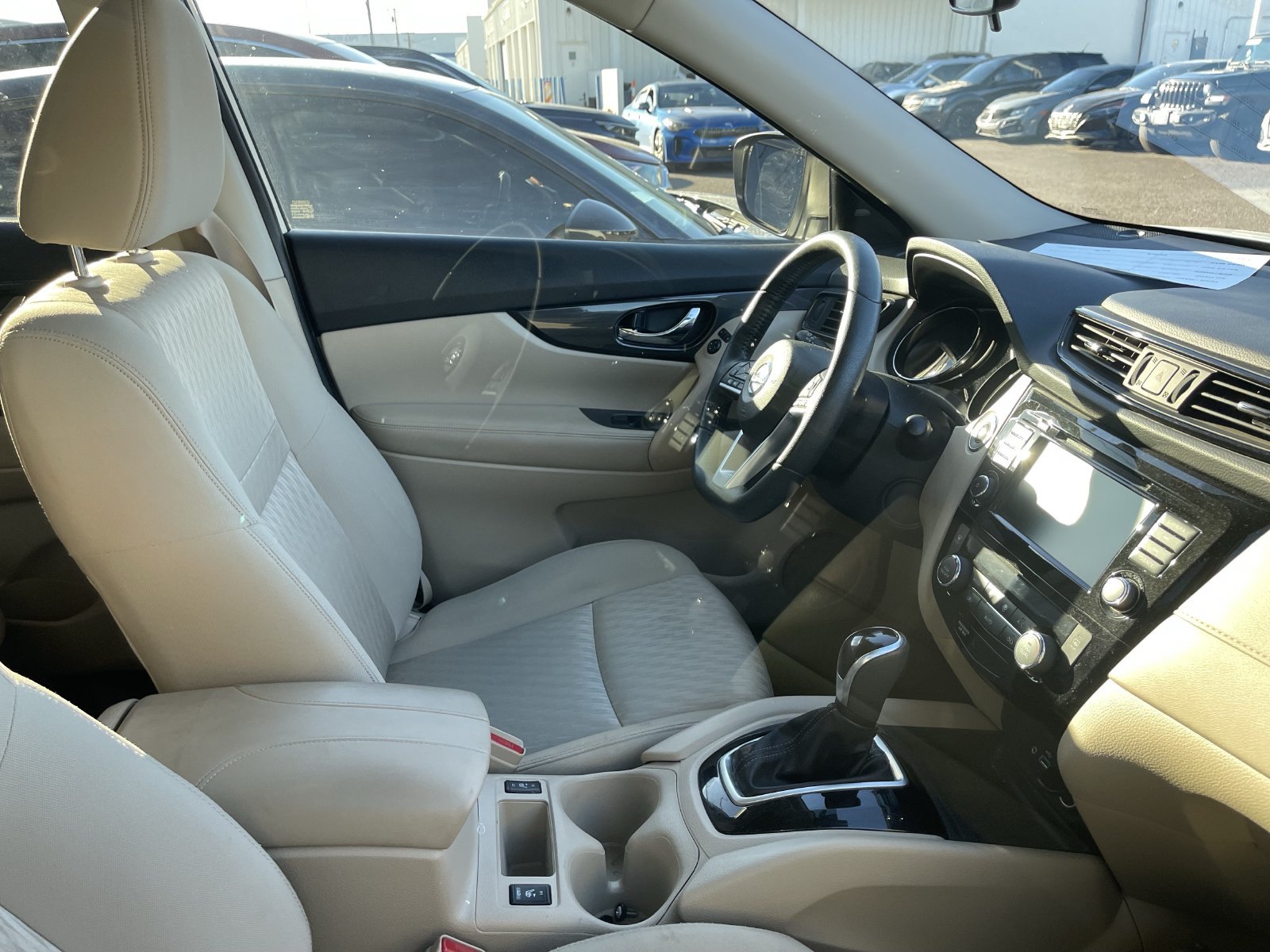 Used 2019 Nissan Rogue SV FWD image 7