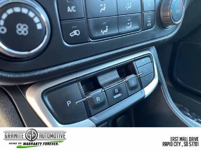 Used 2024 GMC Terrain SLE AWD/4WD image 25