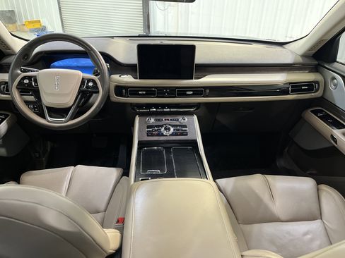 Used 2020 Lincoln Aviator Reserve w/ Equipment Group 202A image 10