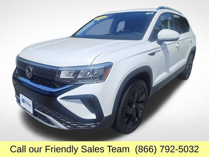 Used 2024 Volkswagen Taos SE w/ Black Wheel Plus Package