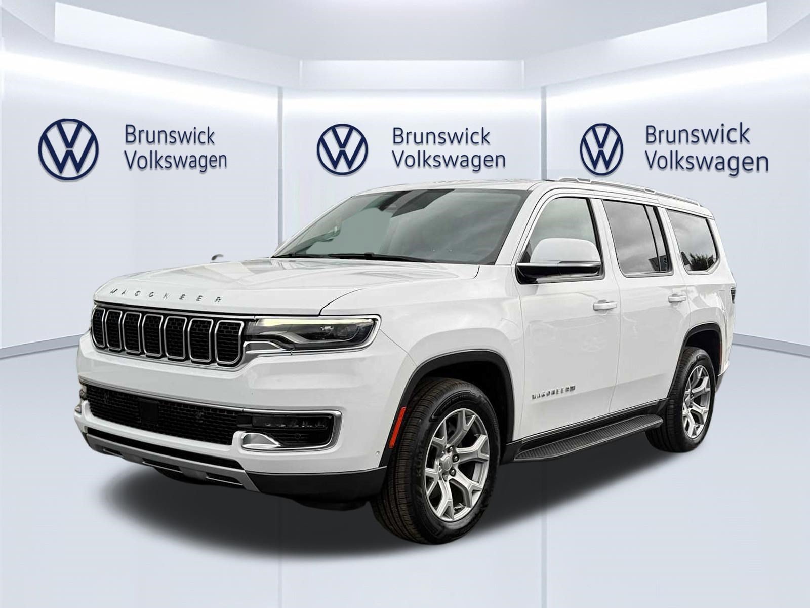 Used 2022 Jeep Wagoneer Series II AWD/4WD image 1
