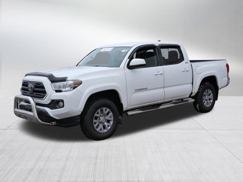 Certified 2019 Toyota Tacoma SR5 image 3