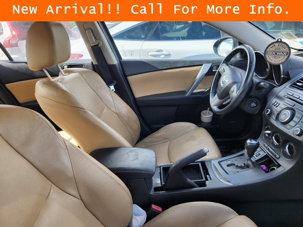 Used 2012 MAZDA MAZDA3 i Grand Touring w/ Tech Pkg FWD image 11