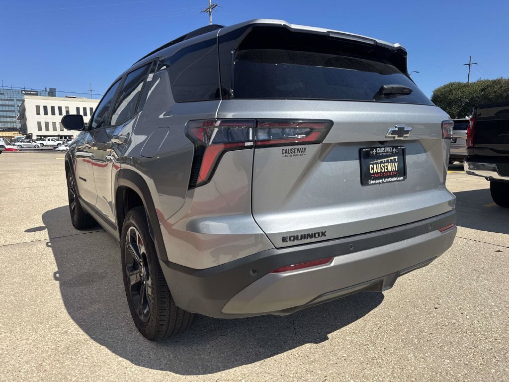 Used 2026 Chevrolet Equinox LT w/ Midnight Edition FWD image 5
