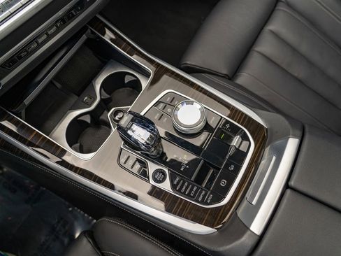 Used 2021 BMW X7 xDrive40i w/ M Sport Package AWD/4WD image 28