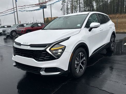 Used 2024 Kia Sportage EX image 4