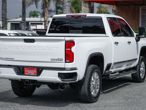 Used 2024 Chevrolet Silverado 2500 High Country w/ High Country Premium Package AWD/4WD image 10