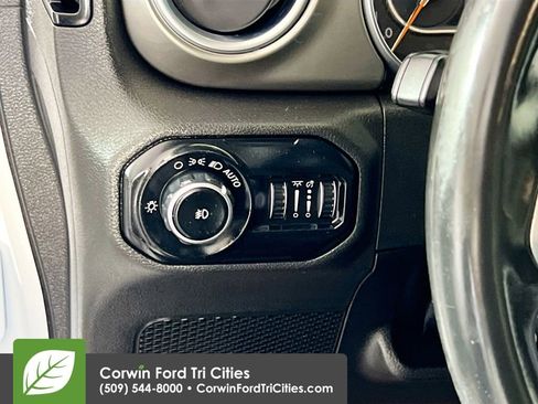 Used 2019 Jeep Wrangler Unlimited Sahara AWD/4WD image 19