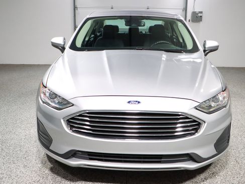 Used 2020 Ford Fusion SE image 4