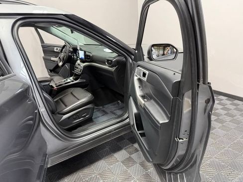 Used 2023 Ford Explorer XLT w/ Equipment Group 202A AWD/4WD image 23