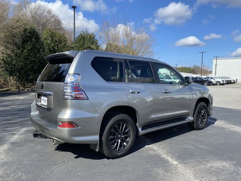 Used 2020 Lexus GX 460 Premium w/ Premium Package image 9