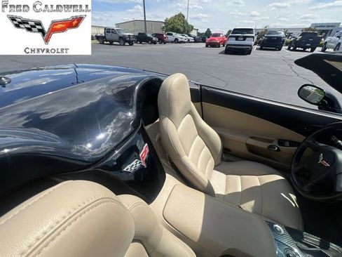 Used 2005 Chevrolet Corvette Convertible w/ Preferred Equipment Group RWD image 13