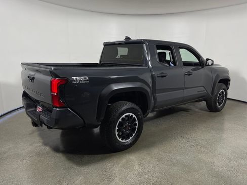 Certified 2025 Toyota Tacoma TRD Off-Road AWD/4WD image 3
