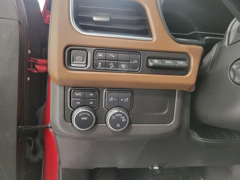 Used 2022 Chevrolet Suburban High Country image 10