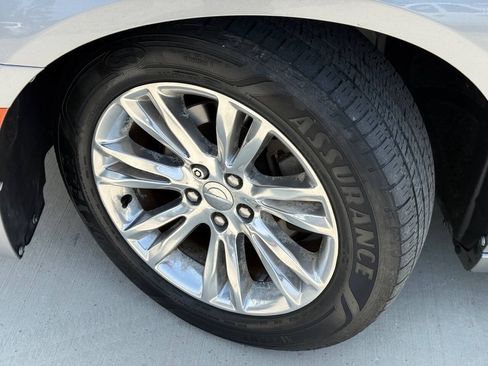 Used 2017 Chrysler 300 Limited w/ 300 Premium Group RWD image 14