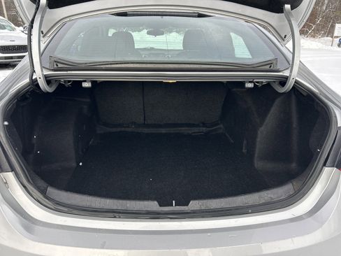 Used 2018 Chevrolet Malibu LT image 11