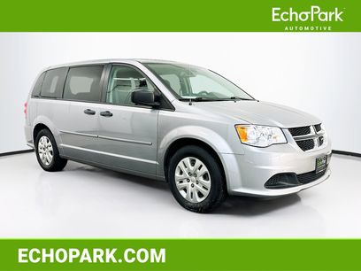 Used 2019 Dodge Grand Caravan SE w/ UConnect Hands-Free Group