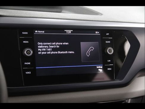 Used 2023 Volkswagen Taos SE w/ Panoramic Sunroof Package AWD/4WD image 11