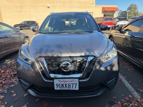 Used 2020 Nissan Kicks SV image 20