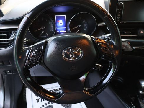 Used 2018 Toyota C-HR XLE FWD image 12