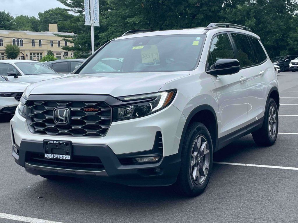 Certified 2023 Honda Passport TrailSport image 3