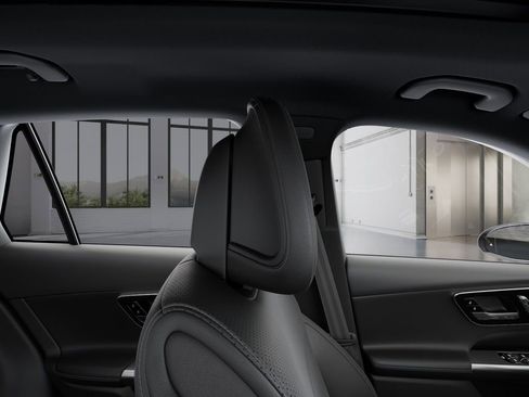 Used 2026 Mercedes-Benz GLC 300 4MATIC image 43