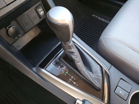 Used 2016 Toyota Corolla L image 22