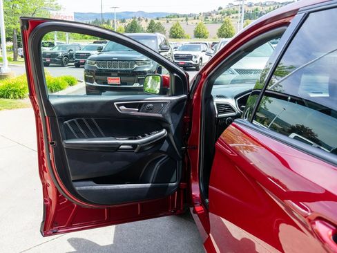 Used 2019 Ford Edge ST w/ Convenience Package AWD/4WD image 15