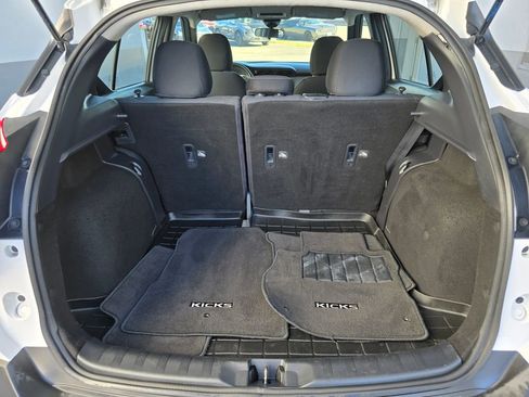 Used 2020 Nissan Kicks S image 10