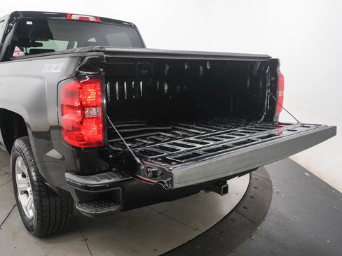 Used 2017 Chevrolet Silverado 1500 LT w/ All Star Edition AWD/4WD image 9