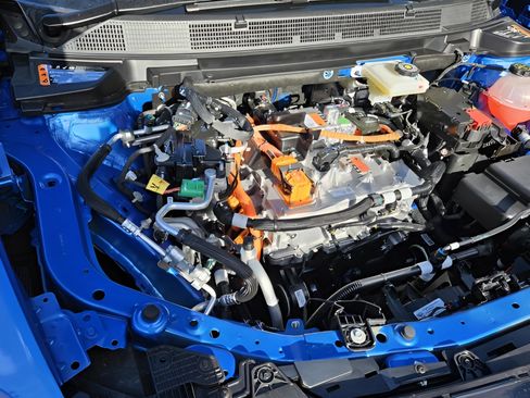 New 2025 Chevrolet Equinox EV LT w/ Convenience Package II image 17