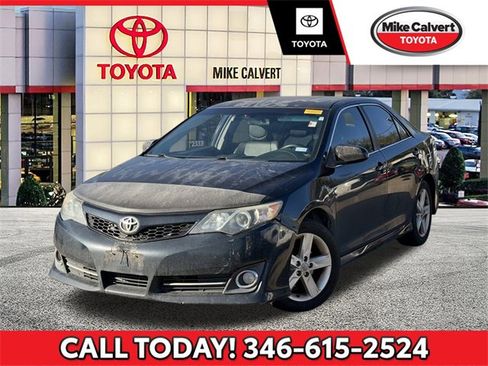 Used 2012 Toyota Camry SE image 1