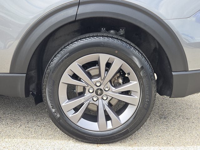 Used 2024 Ford Explorer XLT w/ Equipment Group 202A AWD/4WD image 14