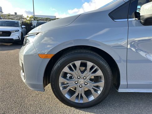 Certified 2025 Honda Odyssey Touring image 18