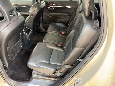 Used 2018 Volvo XC90 T6 Momentum w/ Convenience Package AWD/4WD image 14