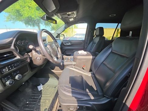 Used 2021 Chevrolet Tahoe Z71 w/ Luxury Package AWD/4WD image 10