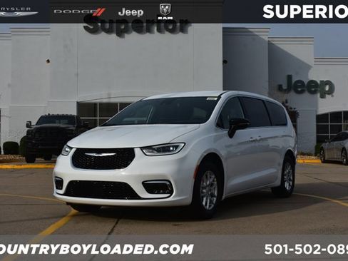 New 2026 Chrysler Pacifica Select image 1