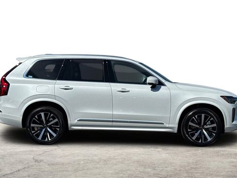 Used 2026 Volvo XC90 B5 Core w/ Protection Package AWD/4WD image 11