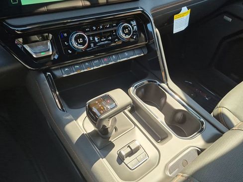 New 2026 GMC Sierra 1500 AT4 w/ Technology Package AWD/4WD image 20