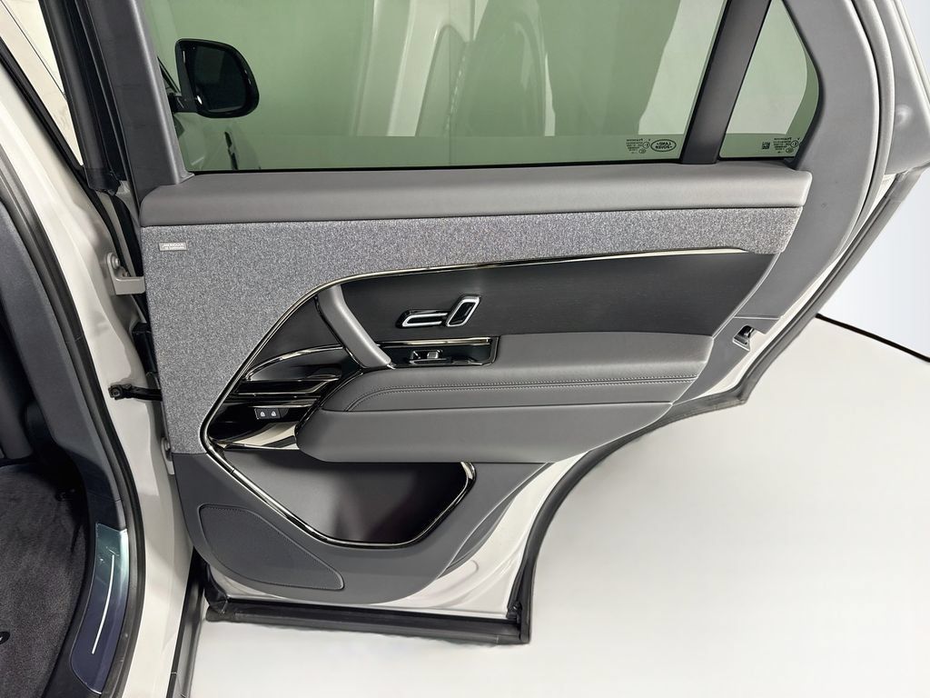 New 2026 Land Rover Range Rover Sport Dynamic SE AWD/4WD image 29