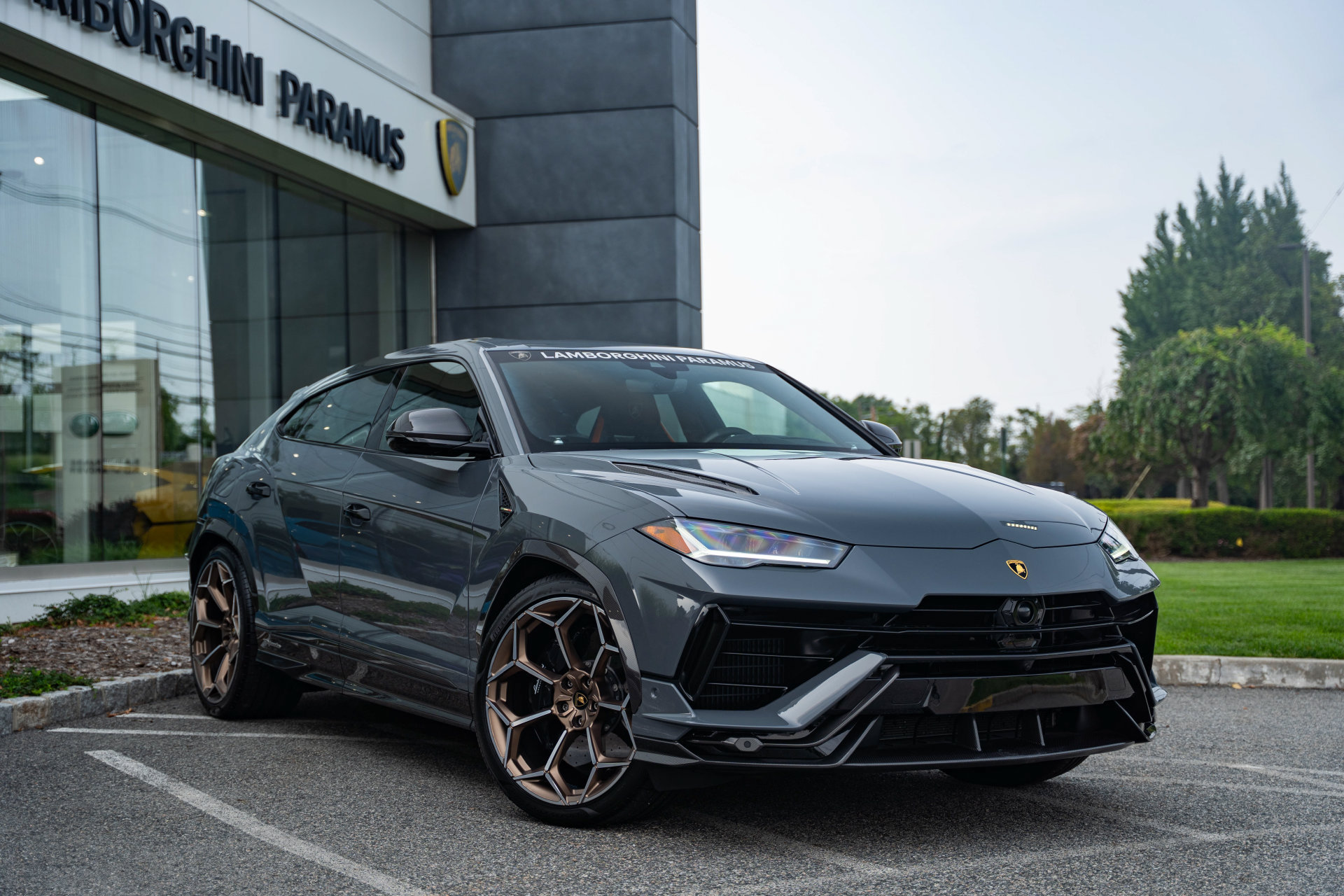 Used 2024 Lamborghini Urus Performante AWD/4WD image 1