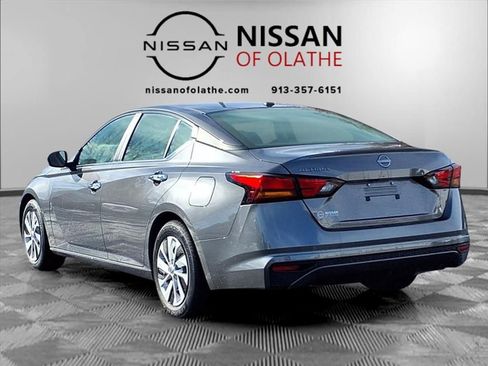 Used 2025 Nissan Altima 2.5 S image 3