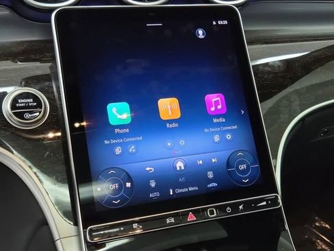 Used 2025 Mercedes-Benz GLC 300 image 29