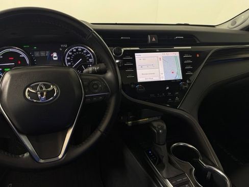 Used 2020 Toyota Camry XLE w/ Sunroof Package FWD image 23