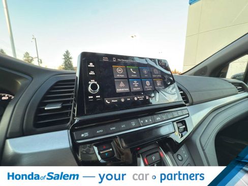 Used 2025 Honda Odyssey Sport-L image 18