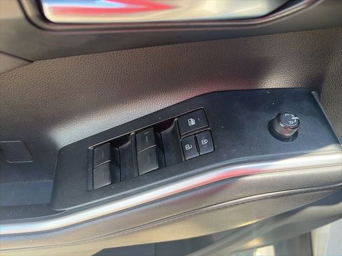 Used 2022 Toyota Highlander XSE FWD image 19
