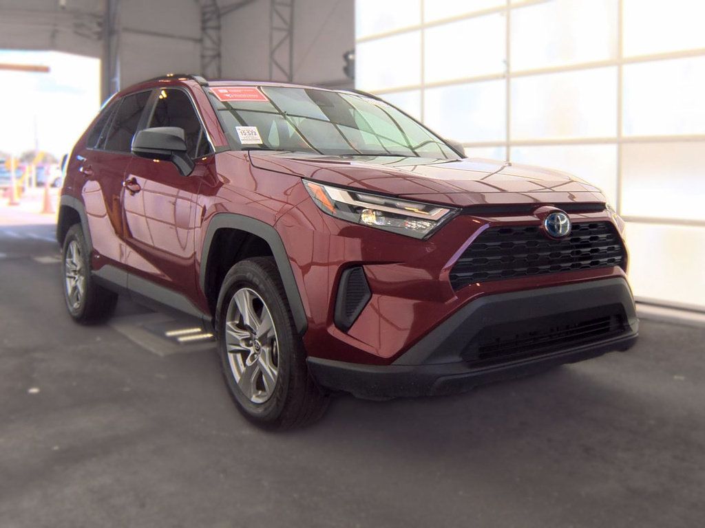 Used 2024 Toyota RAV4 LE AWD/4WD image 3